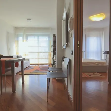 Orea Spiti - Charming Flat & Canal View Few Steps From Movida Apartment