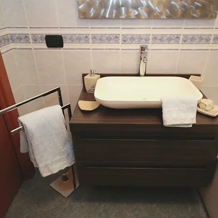 Orea Spiti - Charming Flat & Canal View Few Steps From Movida Apartment *